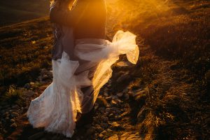 bieszczady sesja ślubna zachód słońca sejsa ślubna w bieszczadach fotograf ślubny warszawa połonina caryńska goczkowski górecka fotografia